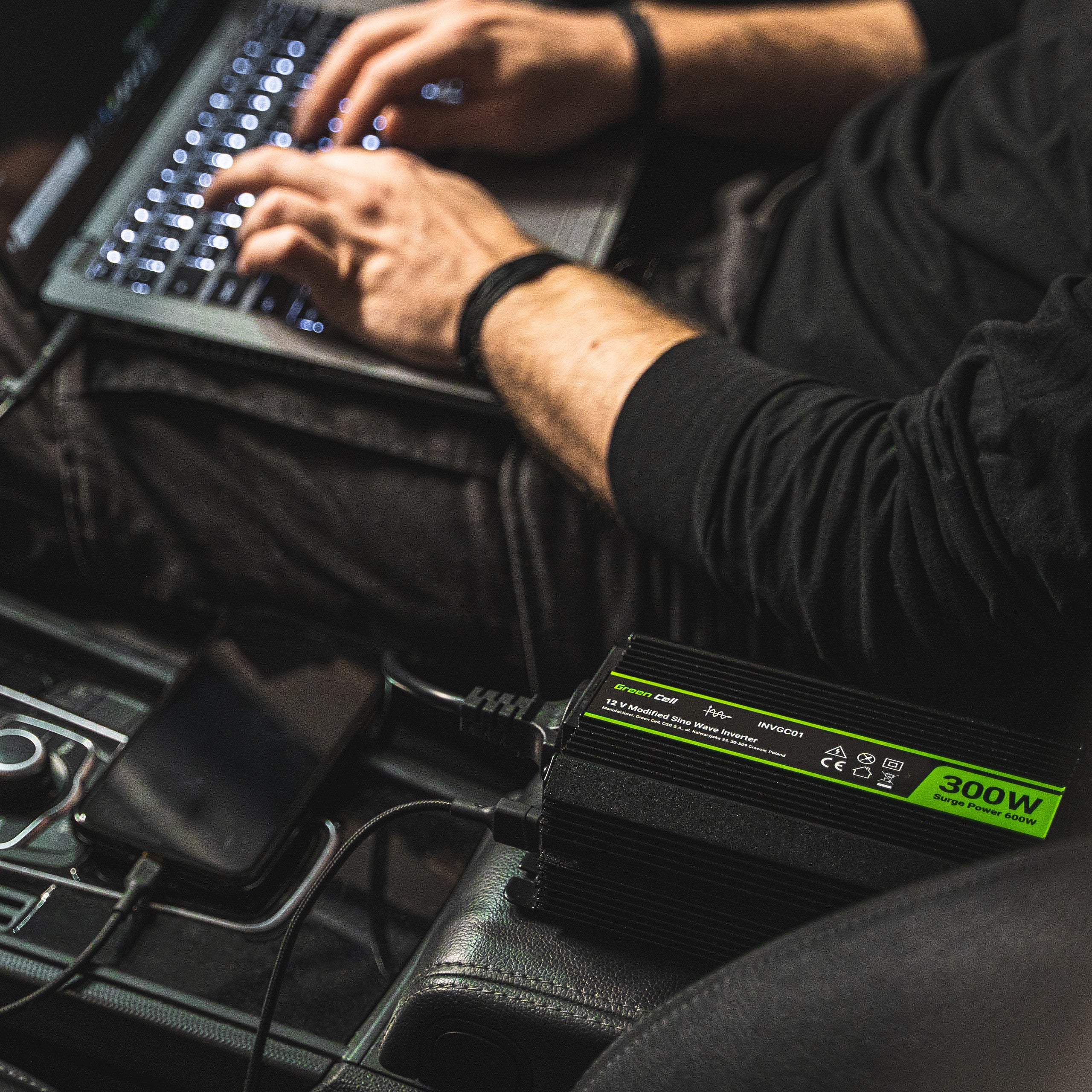 Green Cell Power Inverter PRO 12V to 230V 300W/600W Pure sine wave - 2 | Shopply